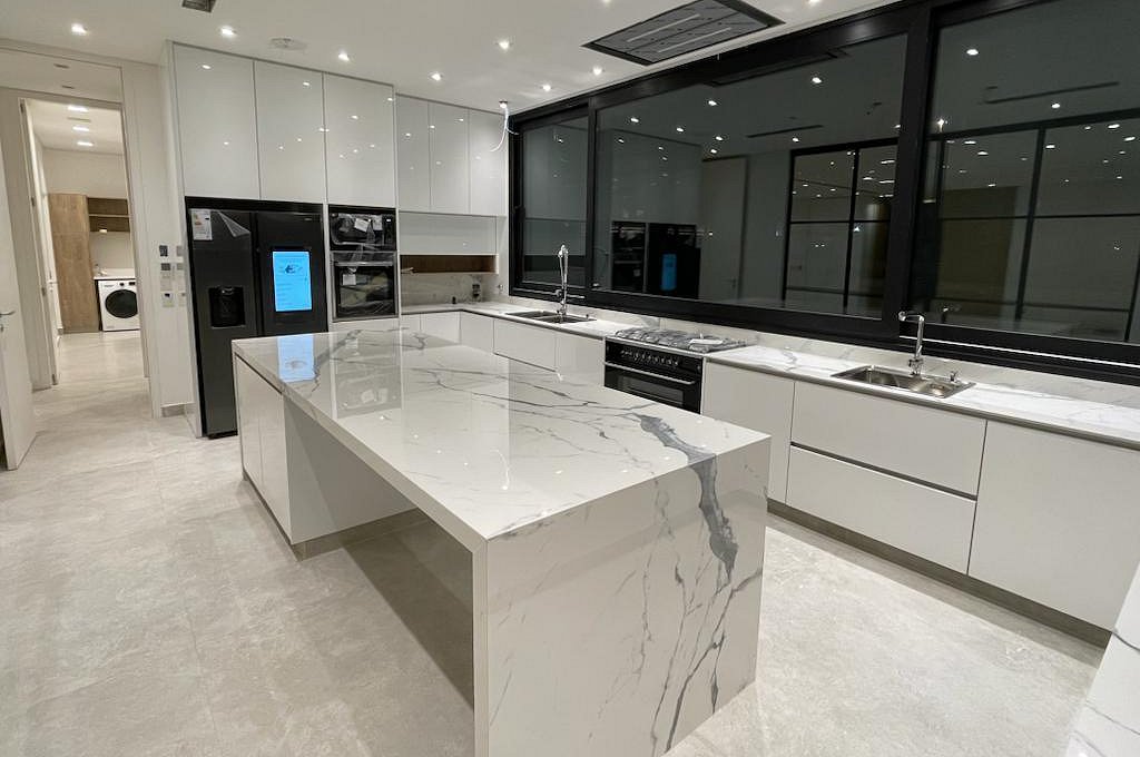 Cocina laqueada blanca Rubí