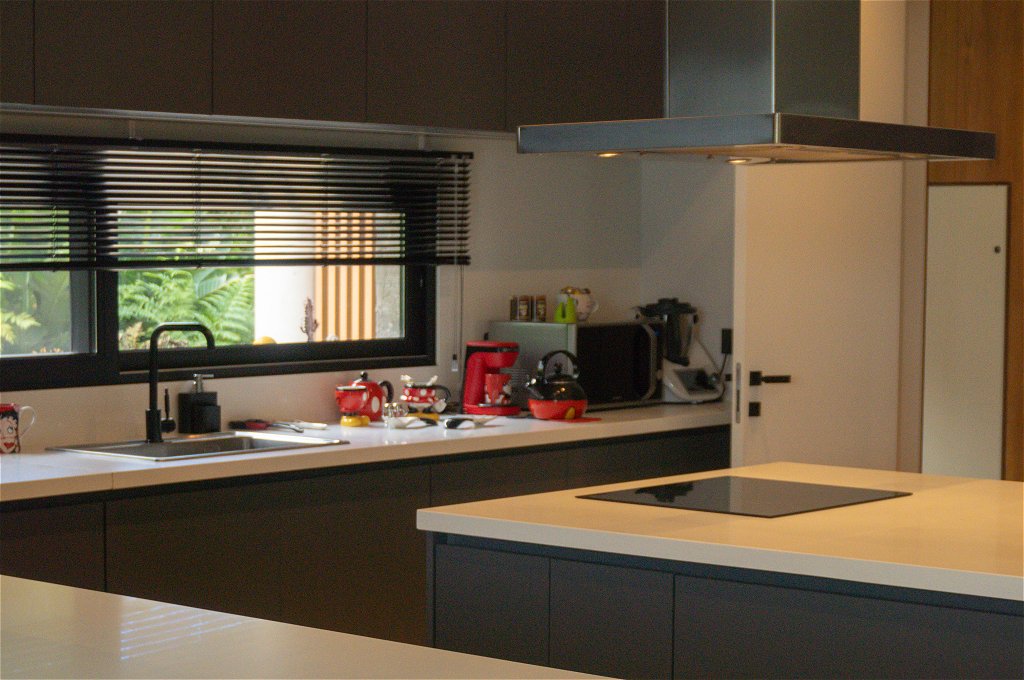 Isla de cocina en melamina grafito