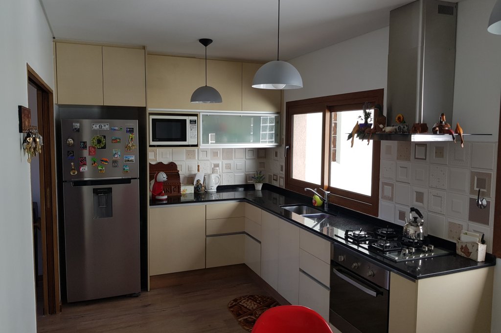 Cocina blanca en dos colores