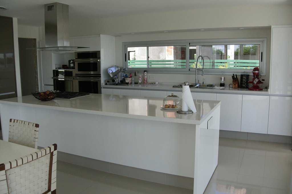 Cocina con ventana PVC