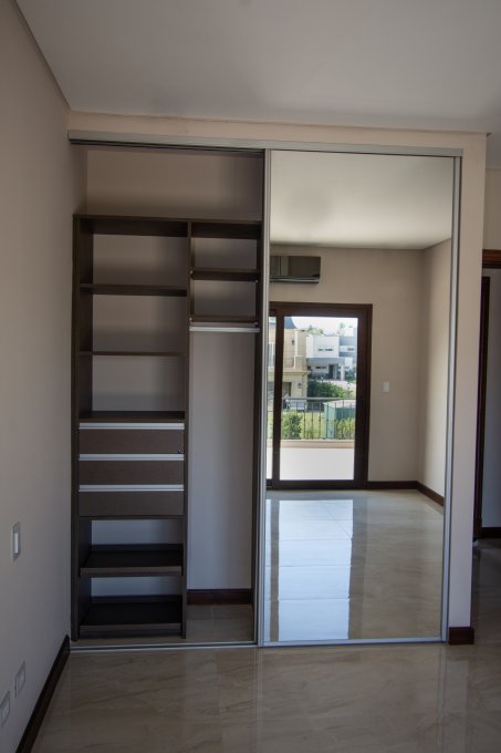 Interiores y frentes de placards